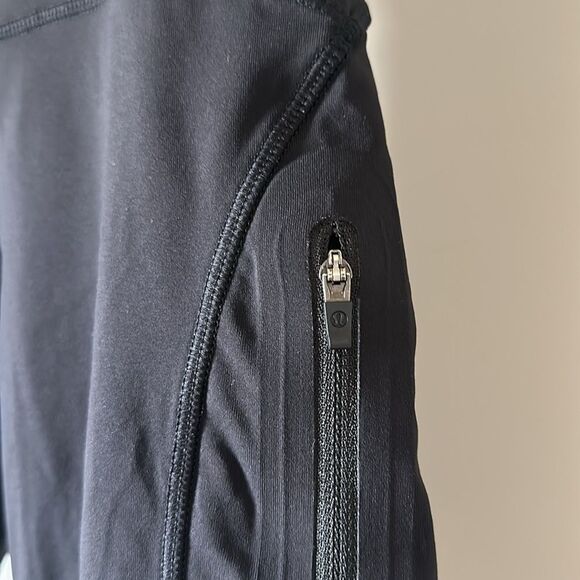 Like new sz 4 Lululemon Fast and Free black cropped leggings mesh side - Picture 2 of 11